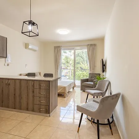 Danaos Seaside 101 With Pool In Tourist Area