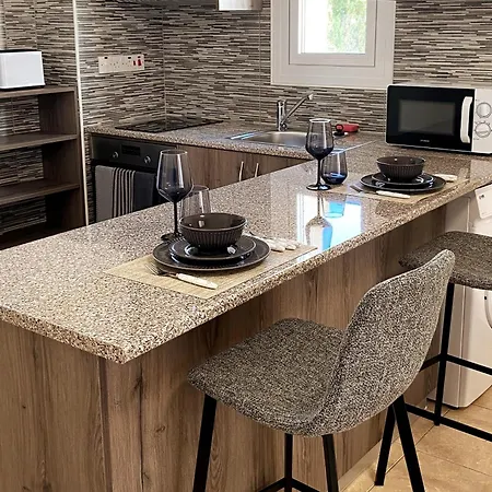 Lägenhet Danaos Seaside 101 With Pool In Tourist Area *