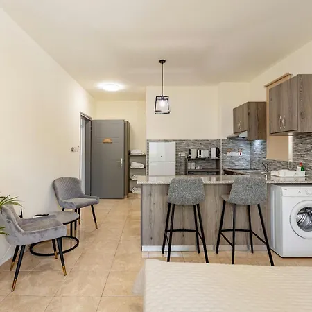 Danaos Seaside 101 With Pool In Tourist Area