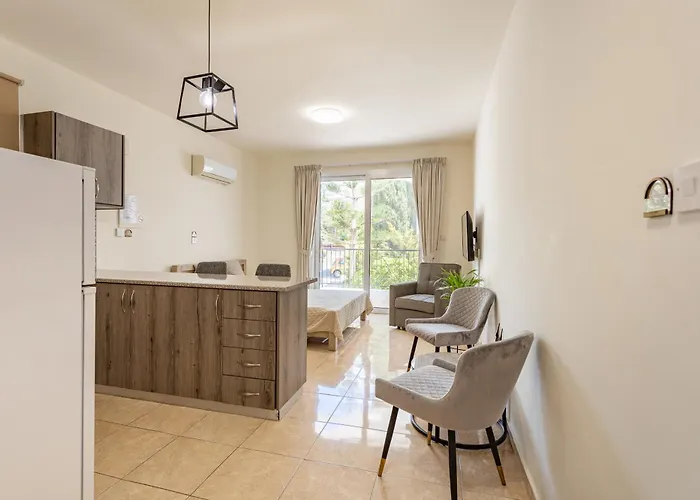 Danaos Seaside 101 With Pool In Tourist Area