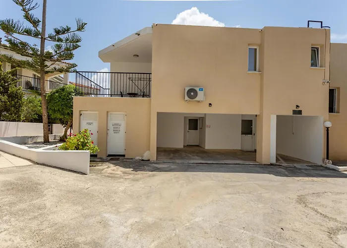 Danaos Seaside 101 With Pool In Tourist Area 公寓 Paphos