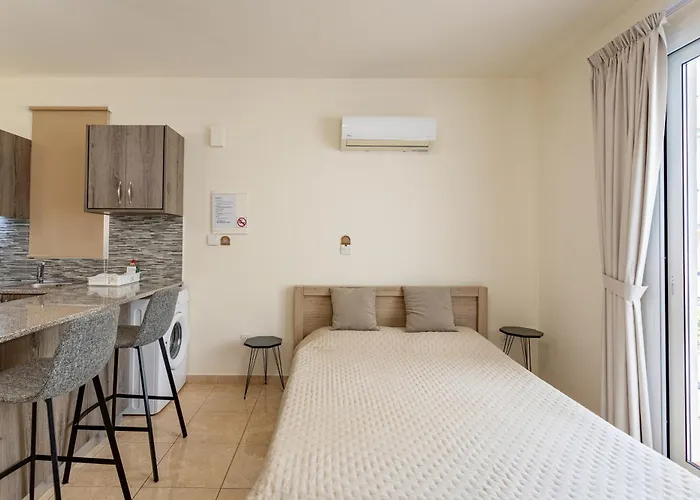 Danaos Seaside 101 With Pool In Tourist Area * Paphos