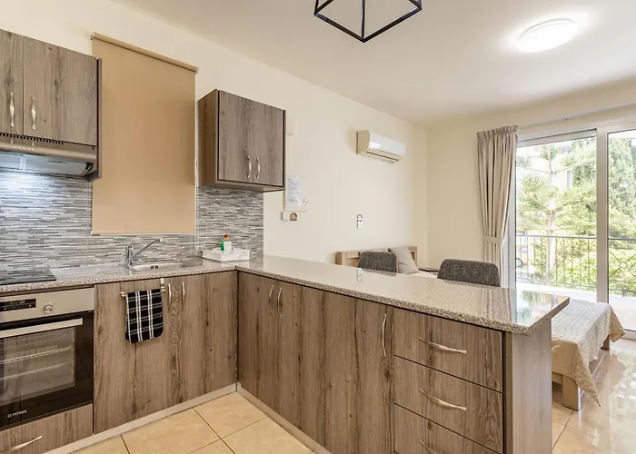 Danaos Seaside 101 With Pool In Tourist Area Paphos