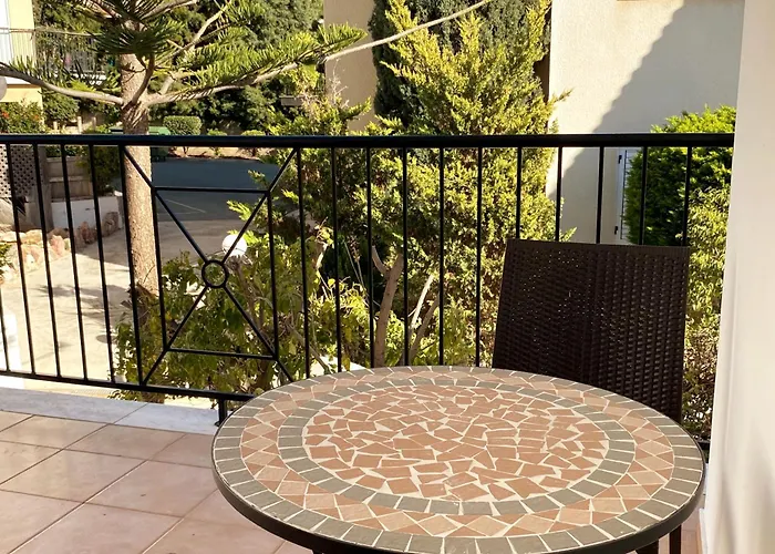 公寓 Danaos Seaside 101 With Pool In Tourist Area Paphos